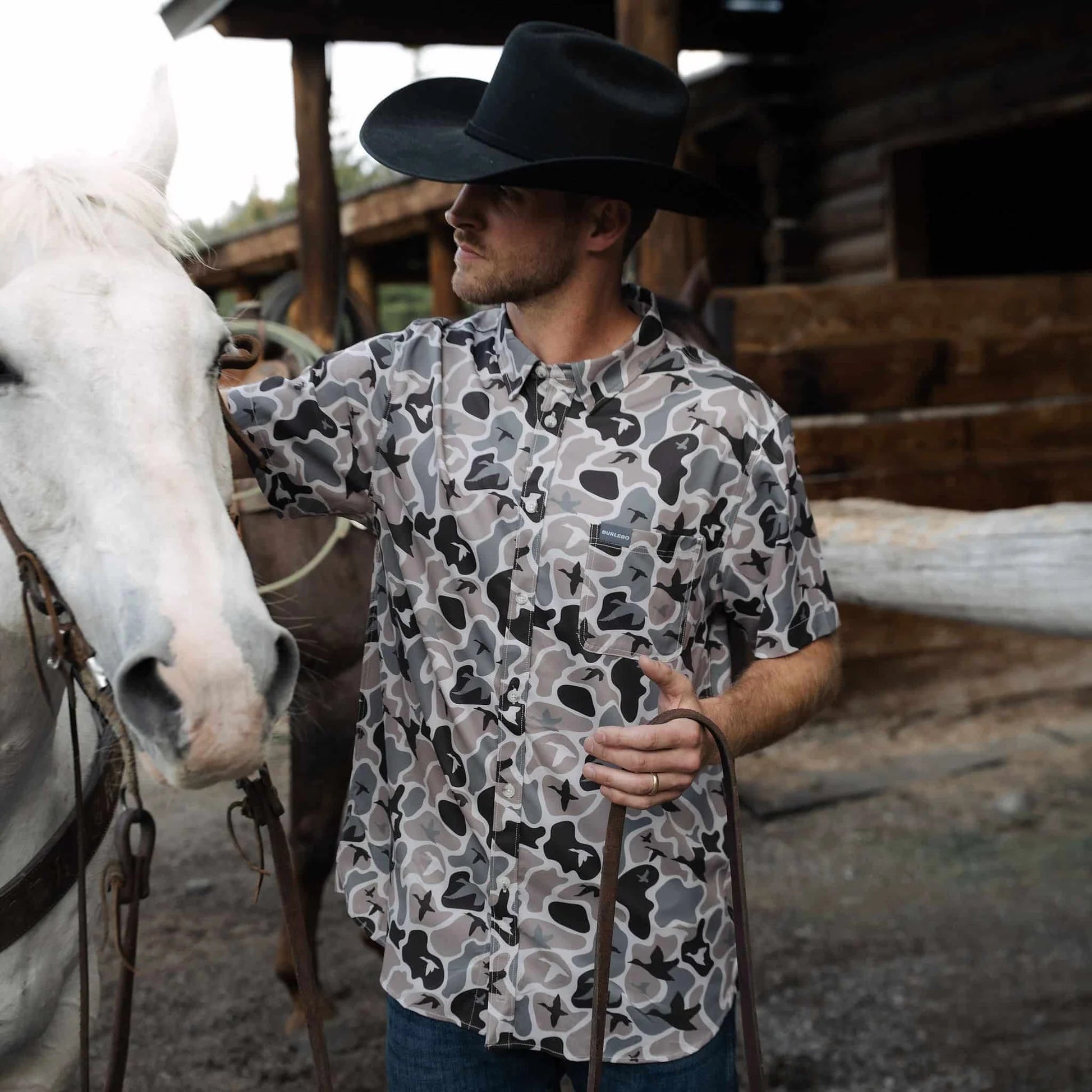 Burlebo Men's Performance Button Up