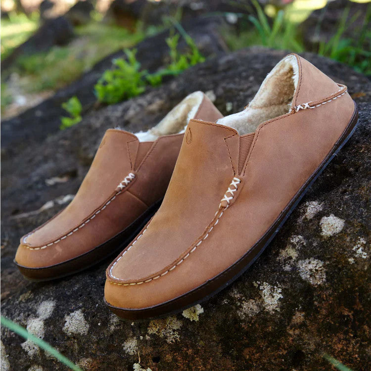 Olukai Men's Moloā Slipper - Toffee / Dark Wood