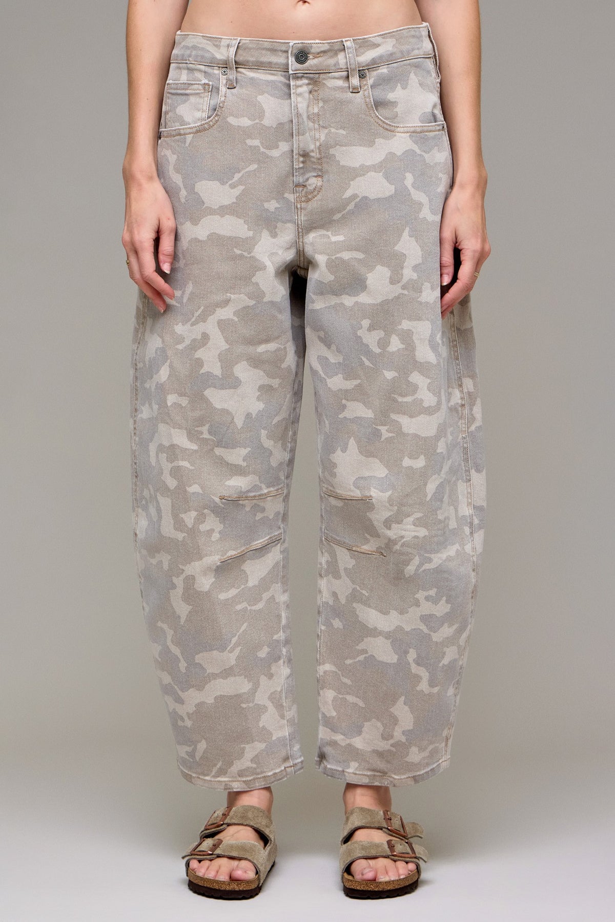 Hidden Jeans Women's Tan Camo Cropped Barrel Jean