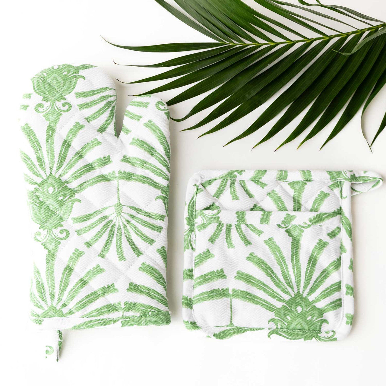 8 Oak Lane Deco Palm Oven Mitt Set