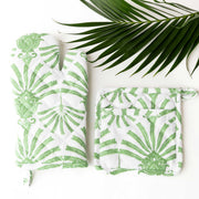 8 Oak Lane Deco Palm Oven Mitt Set