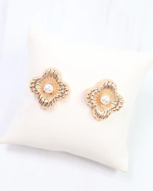 Caroline Hill Zinnia Textured Clover Stud Earring Gold