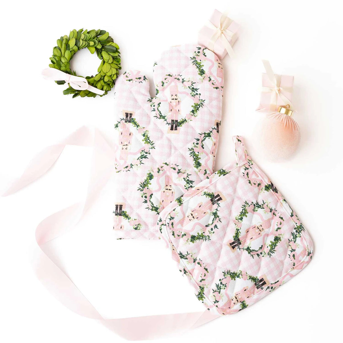 8 Oak Lane Sugarplum Gingham Oven Mitt & Potholder Set